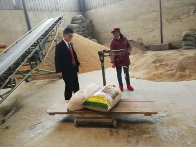 法官帮忙卖粮 纠纷圆满化解